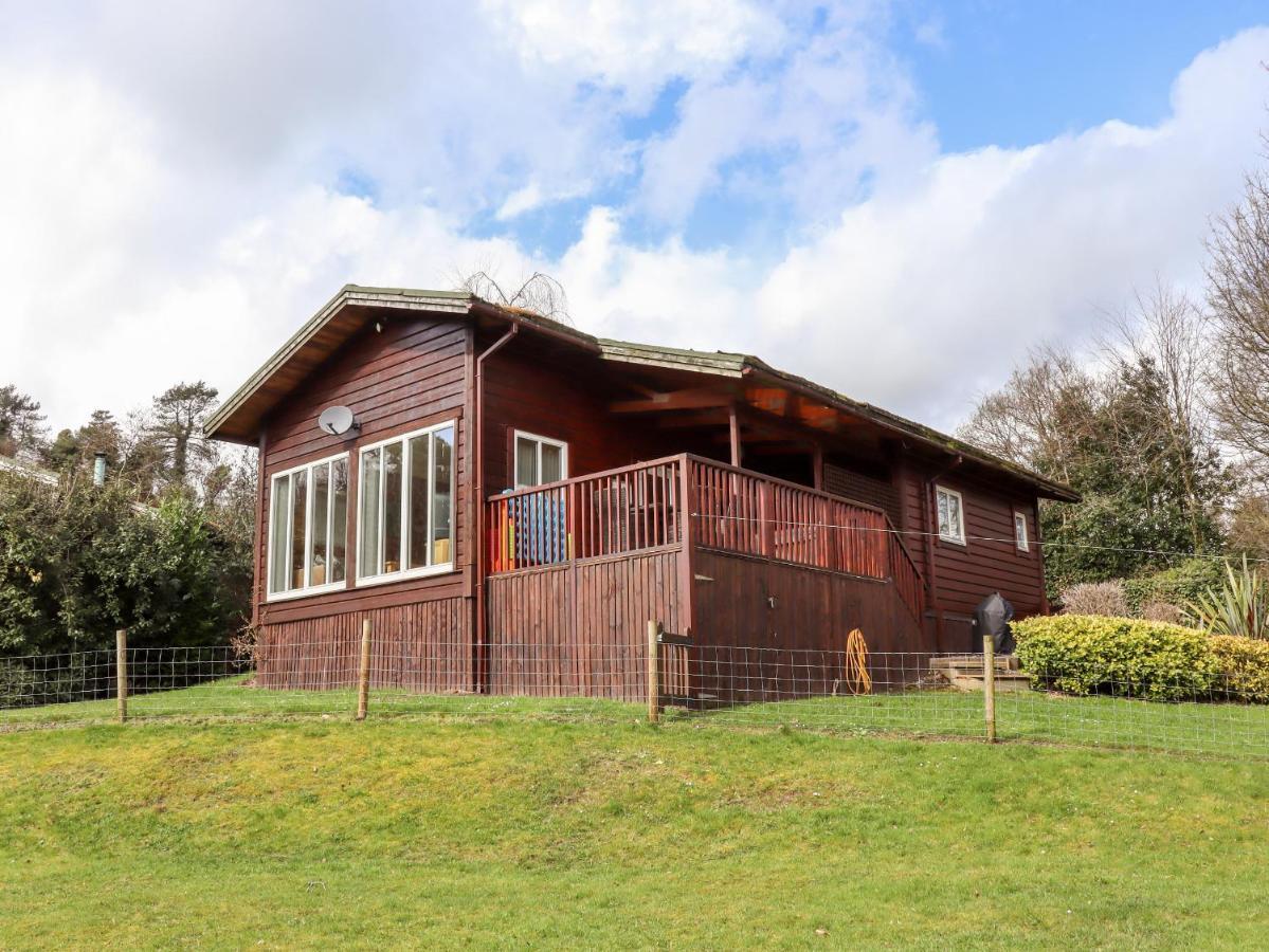 Watersview Lodge Leek Exterior photo